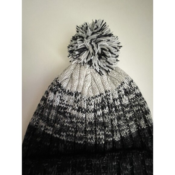 Las Vegas Raiders 47 Brand NFL Knit Beanie Black Grey Silver Puff One Size NEW - Picture 4 of 6